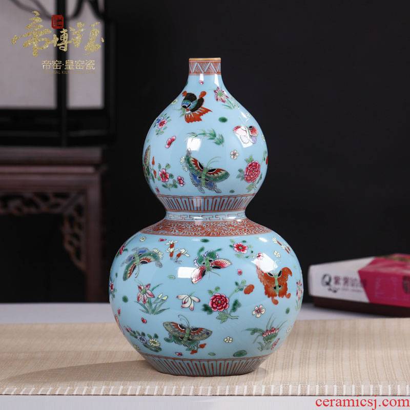 Jingdezhen antique hand - made ceramics vase butterfly famille rose porcelain decoration handicraft furnishing articles in the living room