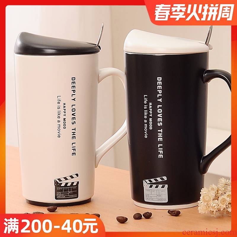 Simple black and white to send a pair of glass ceramic cup mark cup with cover the spoon coffee cup of milk tea cups of milk cup