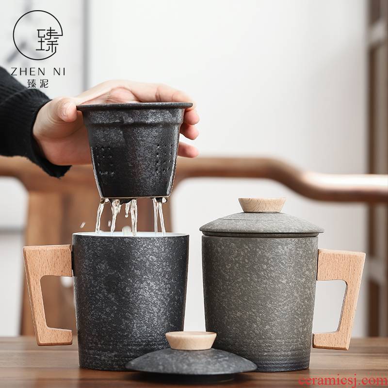 By clay ceramic cups with cover filter ultimately responds a cup of tea cup office creative coarse pottery Japanese wooden handle keller
