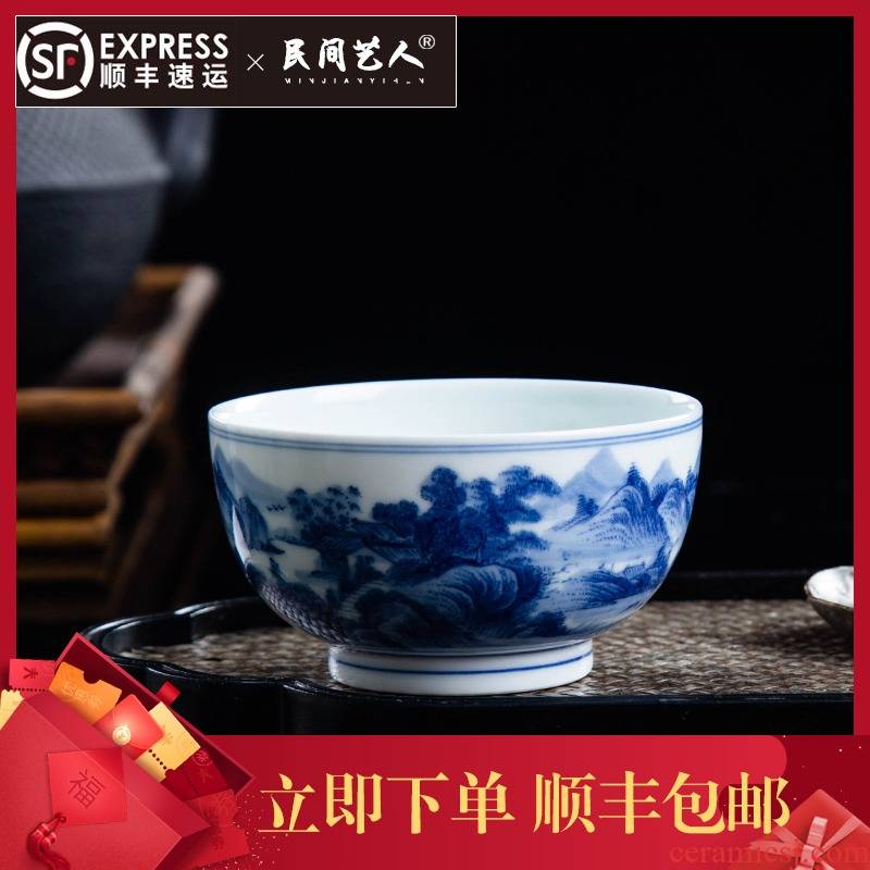 Blue and white cup masters cup of jingdezhen ceramic tea set large sample tea cup inside and outside the painting landscape manual single CPU