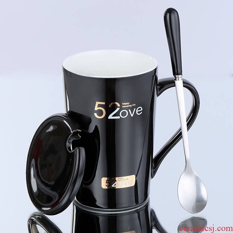 Creative glass contracted household, black and white mugs ceramic cup with cover with a spoon, cup picking coffee cup milk cup