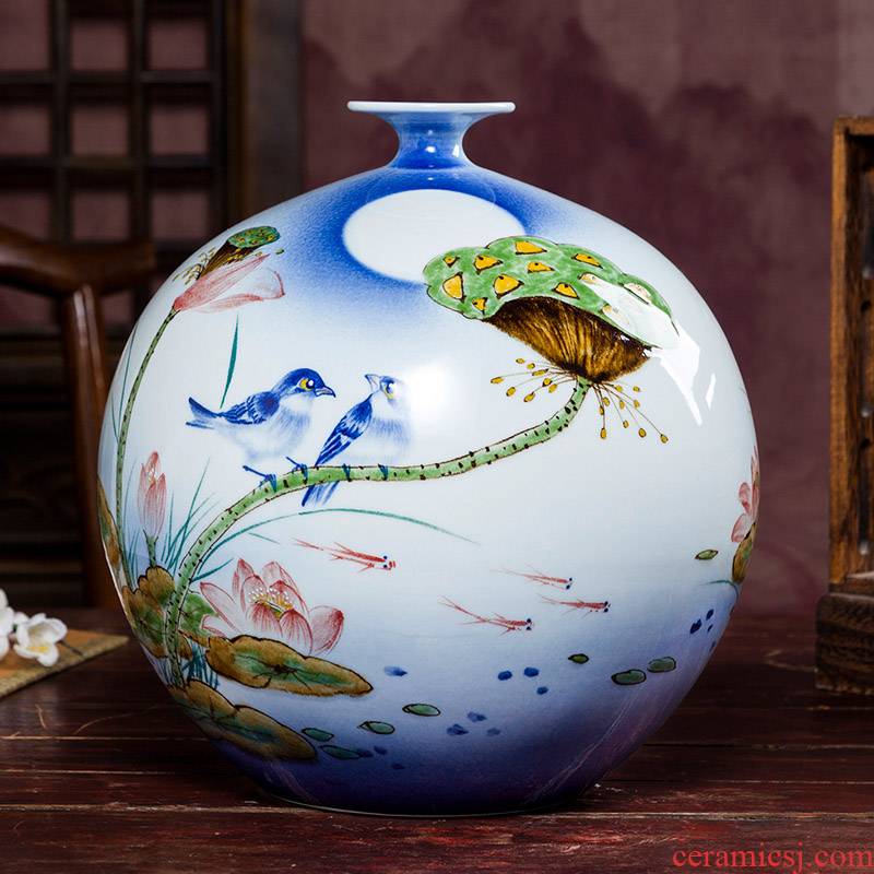 Jingdezhen ceramic pomegranate hand blue and white porcelain bottle of Chinese famous household flower arrangement sitting room adornment handicraft furnishing articles
