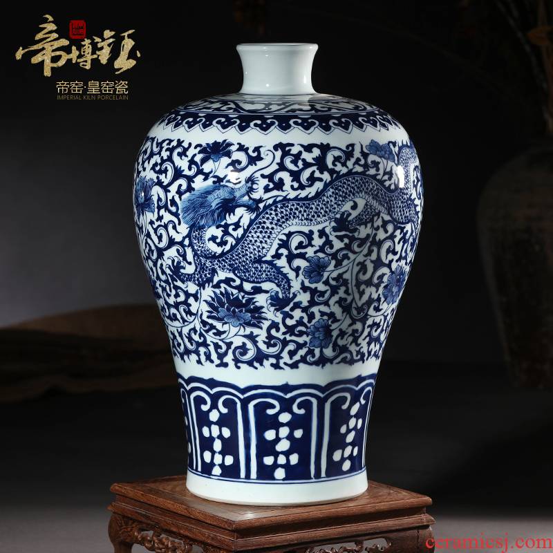 Antique hand - made porcelain of jingdezhen ceramics youligong hong mei bottle vase collection home sitting room handicraft furnishing articles