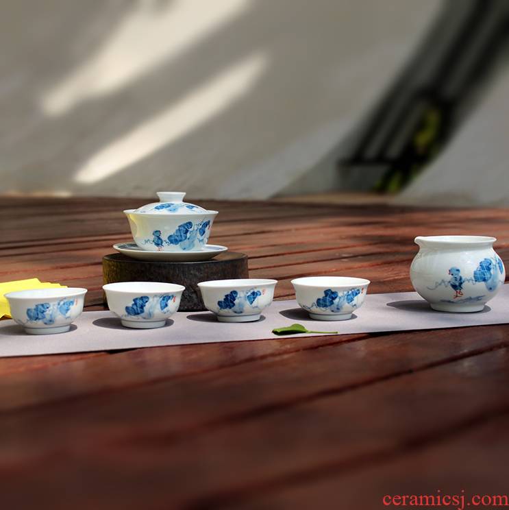 Blue and white tureen jingdezhen ceramic cups and auspicious hand - made kung fu tea set three medium bowl of tea large bowl