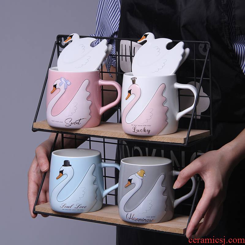 Creative lovely relief mugs with cover spoon girl heart move household drinking water ceramic cup of office coffee cup