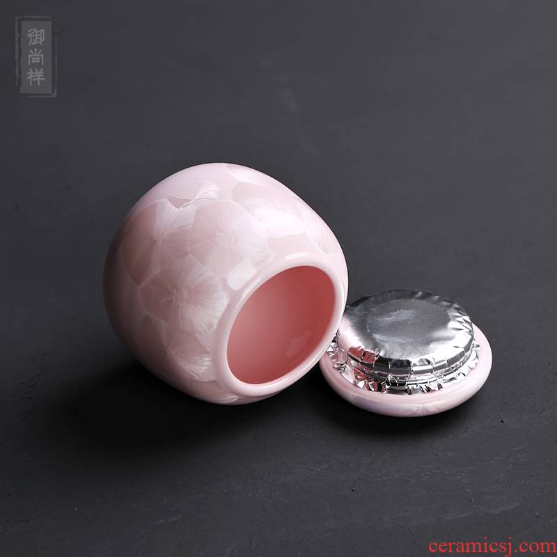 The Mini crystal small pink ceramic tea pot seal pot pearl powder tank is a portable sealed POTS storage tanks