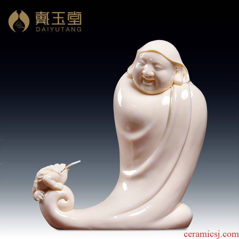 Yutang dai master Lin Jiansheng works at the provincial level study of dehua porcelain carving home furnishing articles f/D03-139