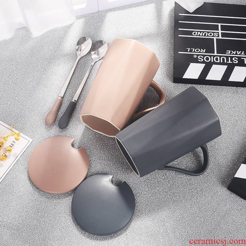 Creative move tide water couples with a pair of ceramic keller cup with cover teaspoons of men and women home coffee cup