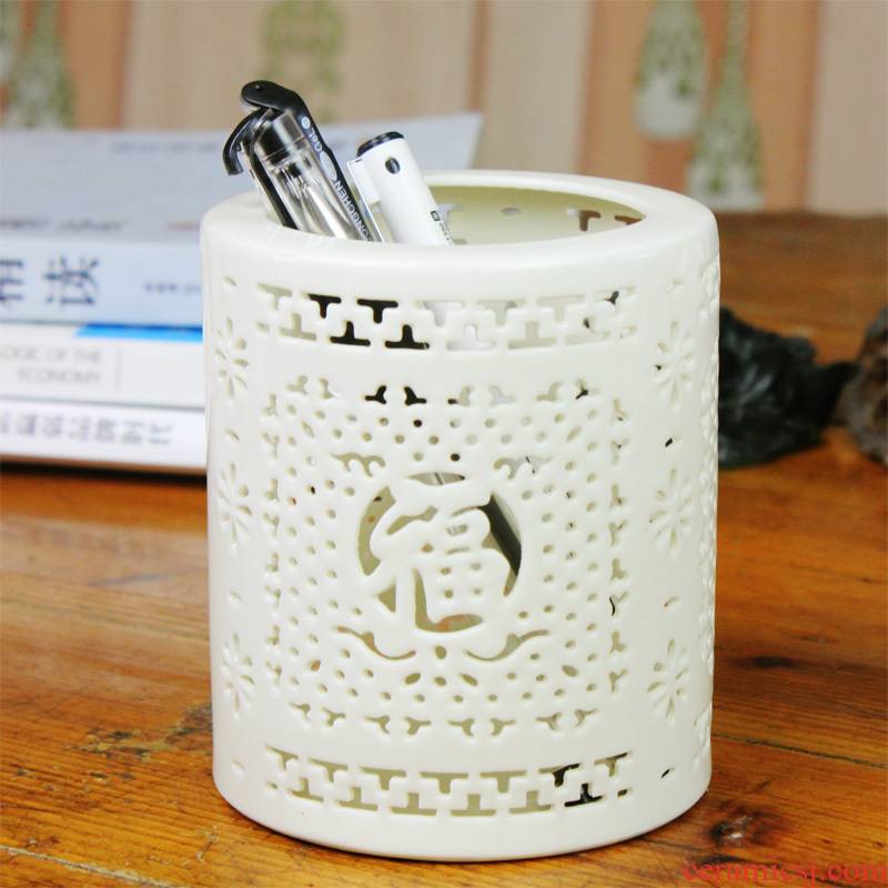 Bt12 jingdezhen merry ceramic hollow out f the engraving pen container creative fashion office supplies furnishing articles