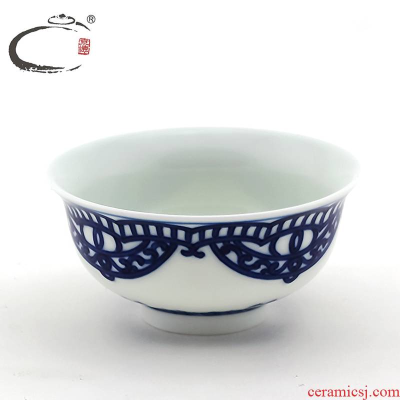 Blue and white fly wing to wing and auspicious jing DE up hand - made cup of jingdezhen ceramic sample tea cup kung fu tea cups