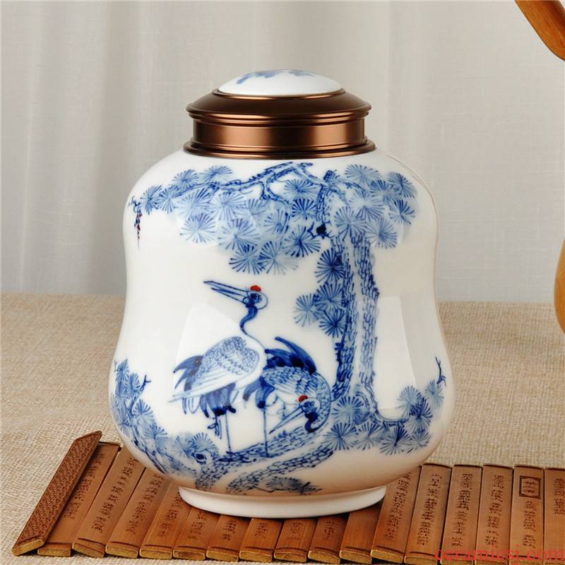 Jingdezhen blue and white hand - made ceramic tea pot sealed container snacks pot black tea, green tea tea storage tanks