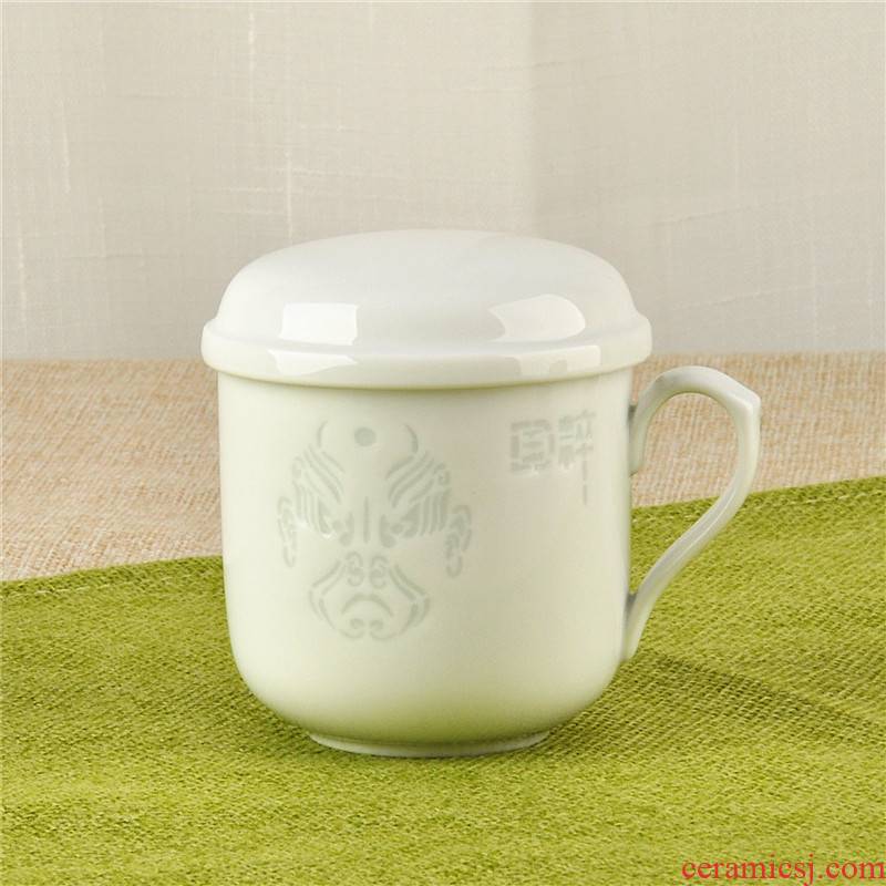 Jingdezhen ceramic cups and exquisite office cup and cup tea filter three - piece cup with a good