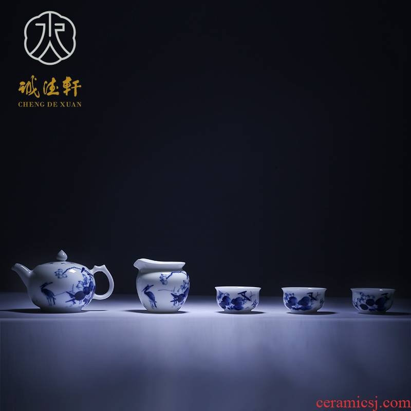 Cheng DE hin gift kung fu tea custom 】 【 jingdezhen ceramics by hand eight head set of blue and white rose all the way