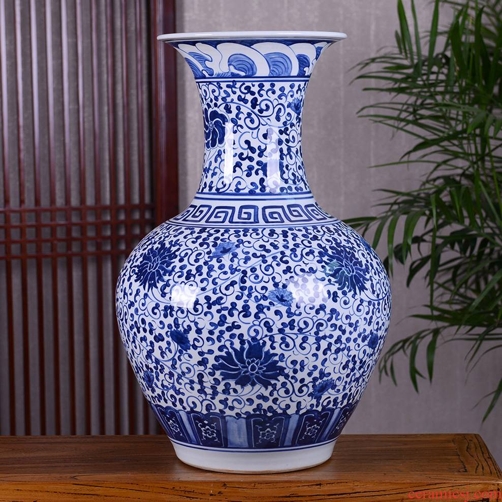 Jingdezhen ceramic vase furnishing articles of Chinese style hand draw archaize of large blue and white porcelain vase large flower decorations