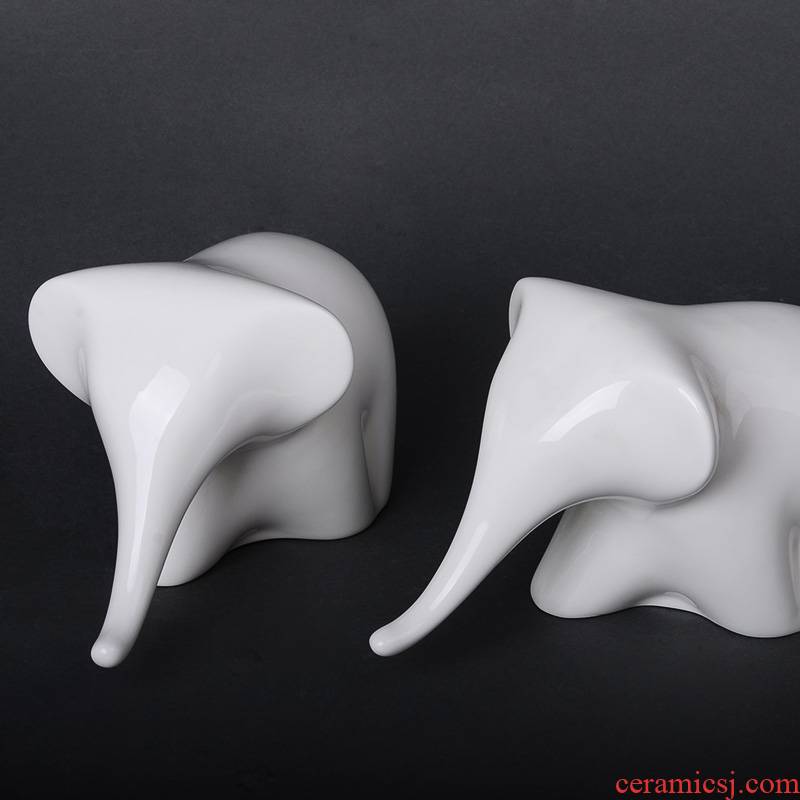 The friend of high - grade gifts ceramic elephant household adornment home sitting room place handicraft money like water