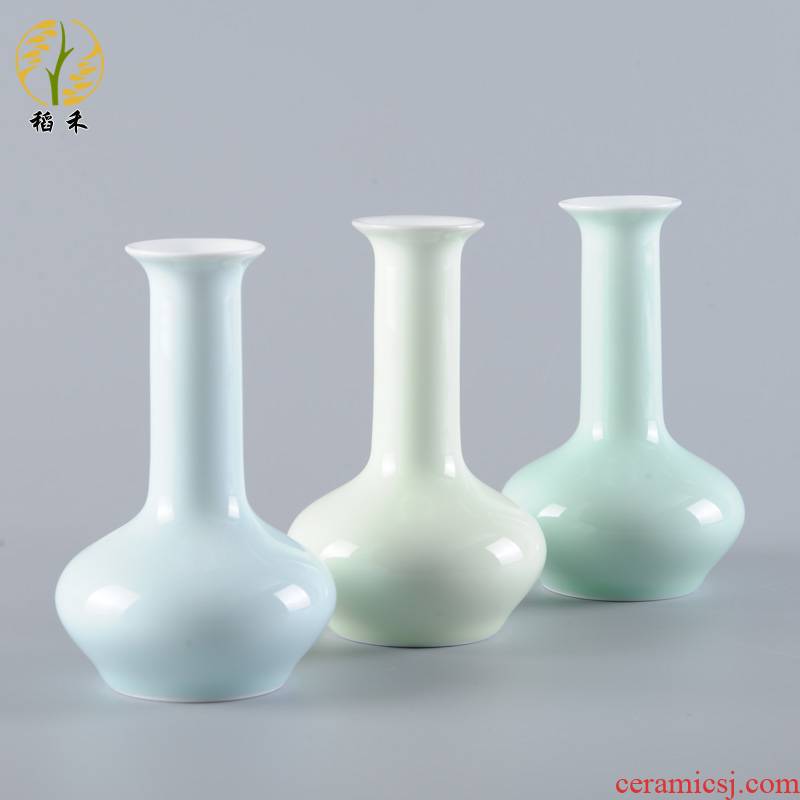 Contracted and pure and fresh and floret bottle inserts ceramic vase small creative porcelain tea table desktop sitting room adornment is placed