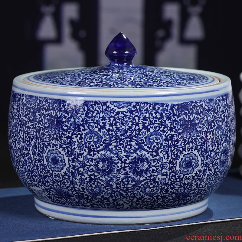 Jingdezhen blue and white tea cake tin, household ceramics pu 'er tea cake tea cake box of general tank storage tanks