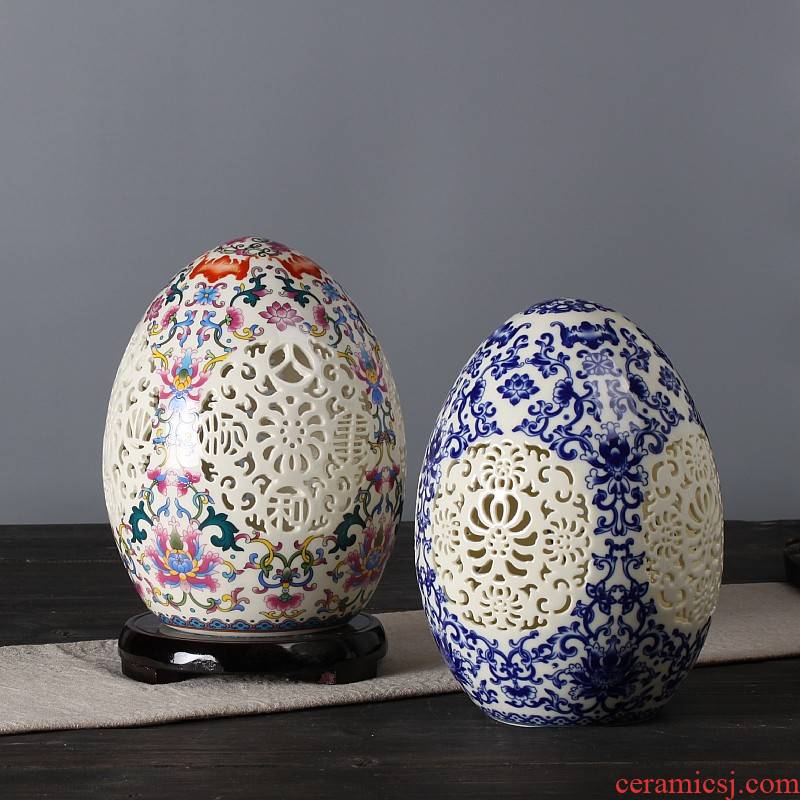 Manual thin tire hollow out classical vase of blue and white porcelain of jingdezhen ceramics sitting room home furnishing articles