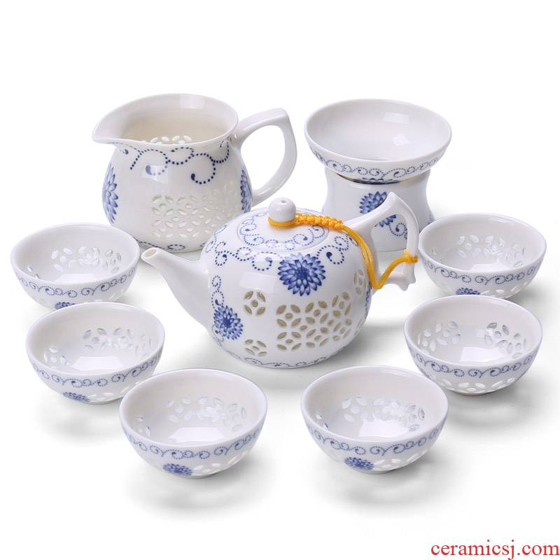 Is blue and white porcelain LvKong exquisite tea sets kung fu tea tieguanyin red ceramic cups of a complete set of hollow out