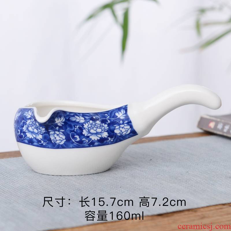 Honeycomb hollow out exquisite ceramic tea sea of blue and white porcelain and fair keller cup points tea, kungfu tea set tea accessories