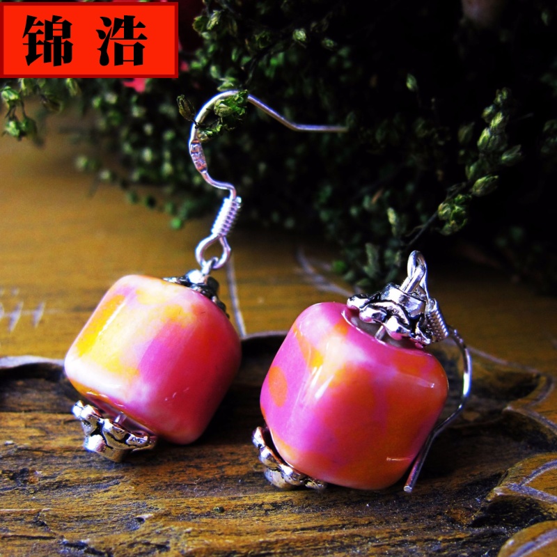 Jin hao ceramic earrings look A Jin hao square candy earrings unpopular economic profits products being little gift