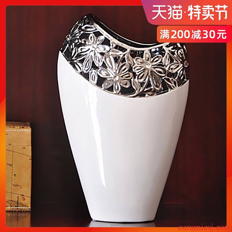 I and contracted white hollow out vase decoration ceramic flower flower implement home sitting room adornment is placed the desktop accessories