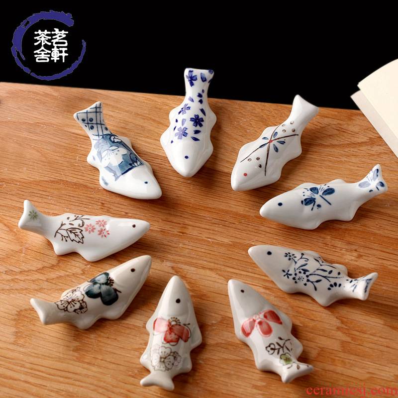 Under the glaze color Japanese ceramic tableware porcelain creative ceramic fish chopsticks pillow rack chopsticks chopsticks