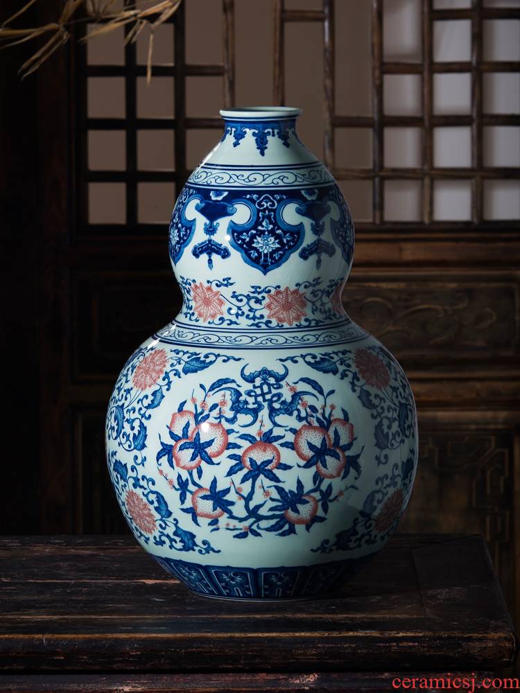 Jingdezhen blue and white ceramic antique vase youligong nine peach gourd bottle of Chinese style porch craft ornaments furnishing articles