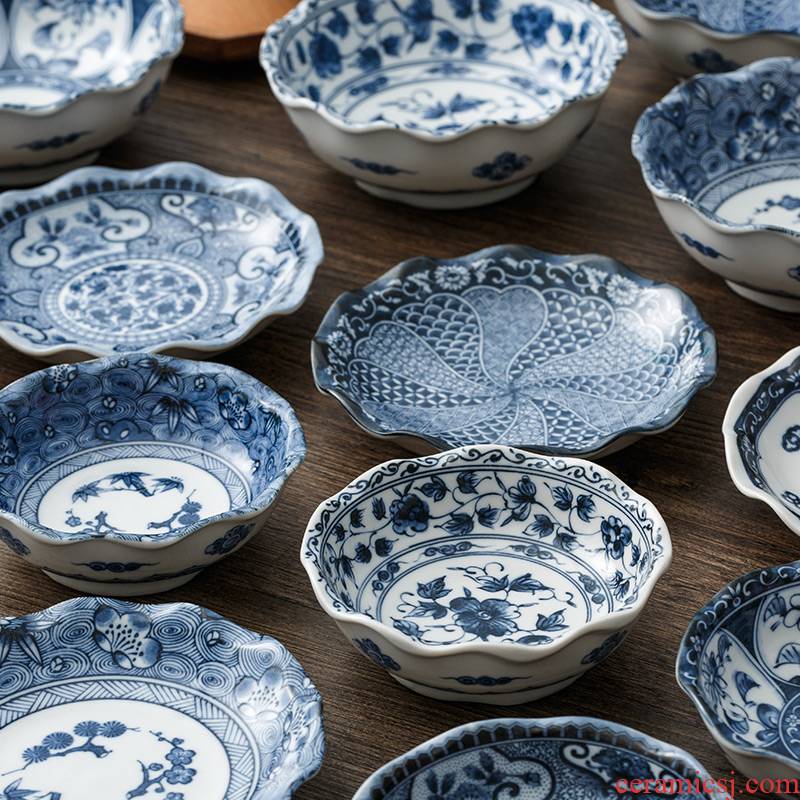 Deep dish flavor dish Japan imported Japanese small blue and white porcelain plate with lace shape sauce dips dish of soy sauce dish