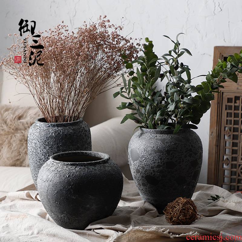 Retro eucalyptus ceramic insert dried flower ceramic vase furnishing articles little sitting room fresh coarse pottery mottled black pottery