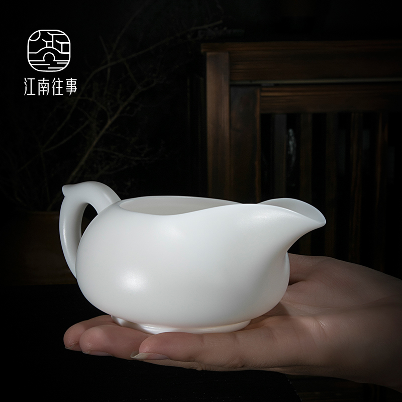 Jiangnan past suet jade dehua white porcelain ceramic fair keller of tea kelp put points tea biscuit firing kung fu tea set