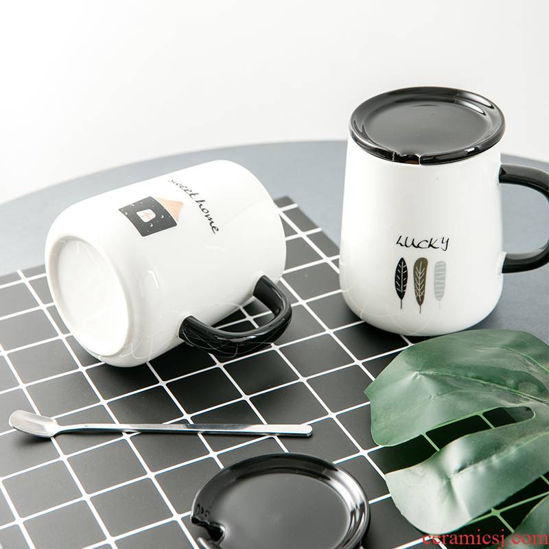 Lovely ceramic cup with cover spoon keller creative men and women ultimately responds a cup of Nordic home breakfast milk coffee cup