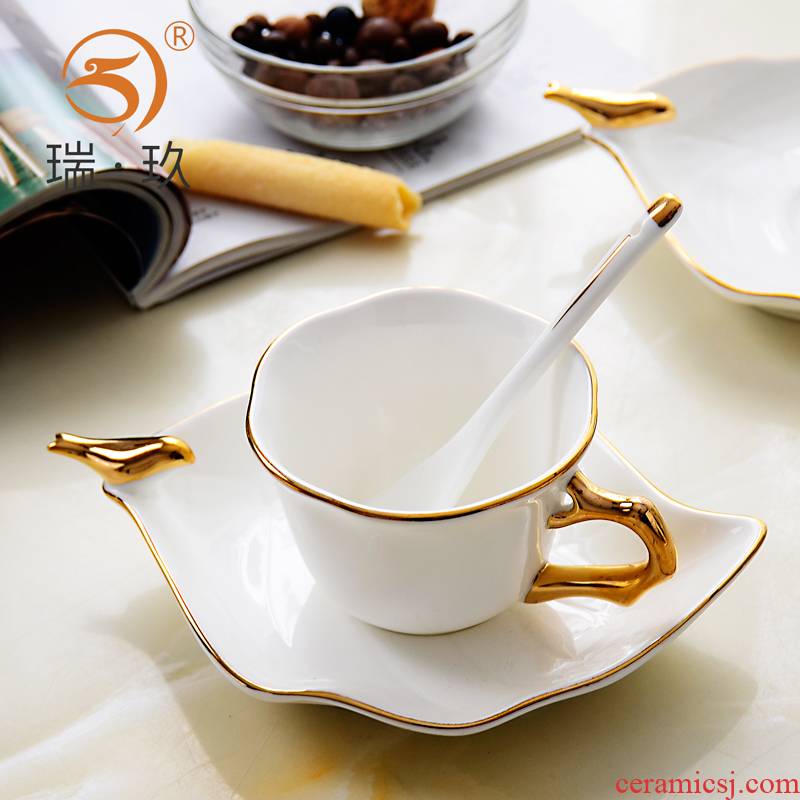 Creative delicate hand paint ipads China coffee cups and saucers to run ipads porcelain ceramic coffee cup dish of afternoon tea