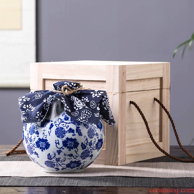 2 jins with blue and white porcelain of jingdezhen creative decoration wine bottle is empty jars household seal hip furnishing articles