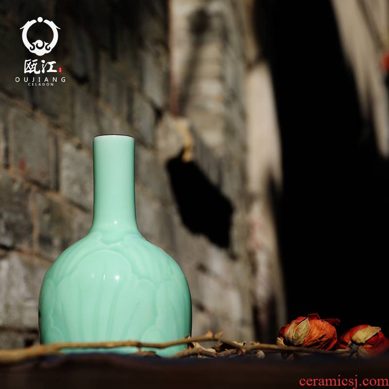 Oujiang longquan celadon vase whirlwind bottle creative ceramic craft flower adornment of the sitting room of Chinese style household furnishing articles
