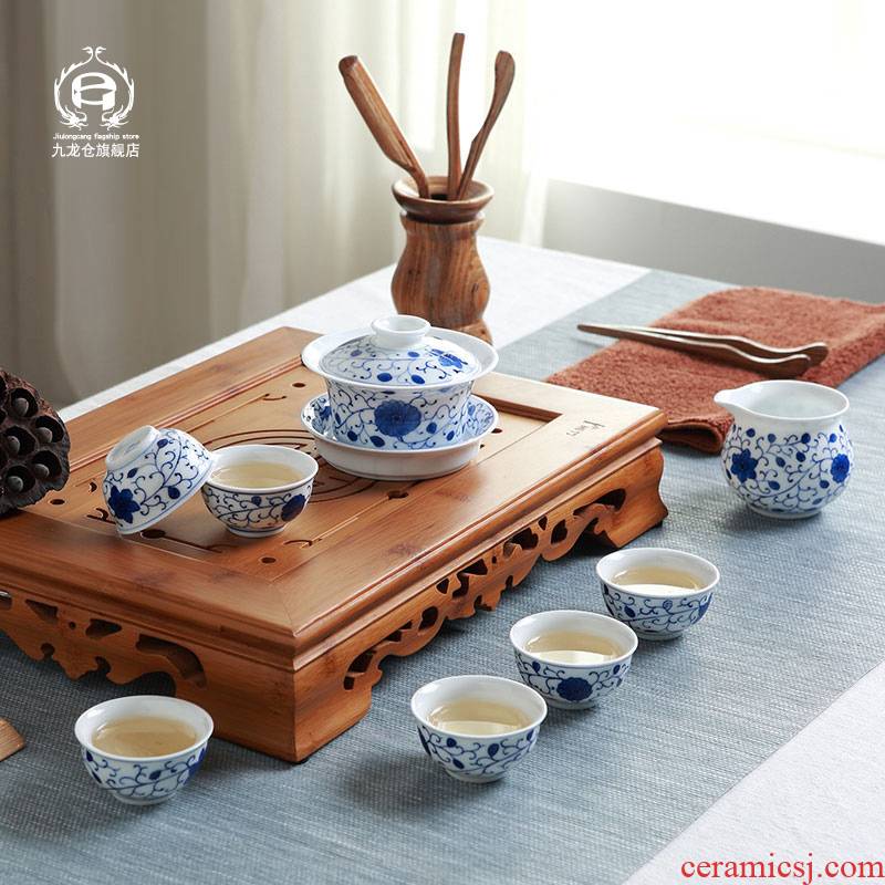 DH jingdezhen kung fu tea set with blue and white porcelain ceramic cups of a complete set of small tureen glass teapot