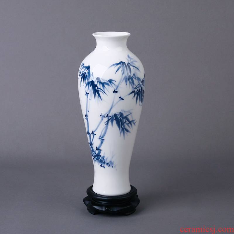 Ipads China home sitting room adornment office display of blue and white porcelain vase Chinese wind wine porch place