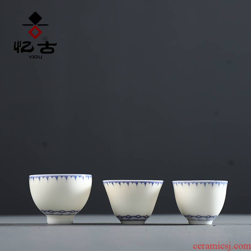 Have the ancient white porcelain ceramic cups kung fu tea tea bloom white porcelain sample tea cup individual CPU master cup tea cup