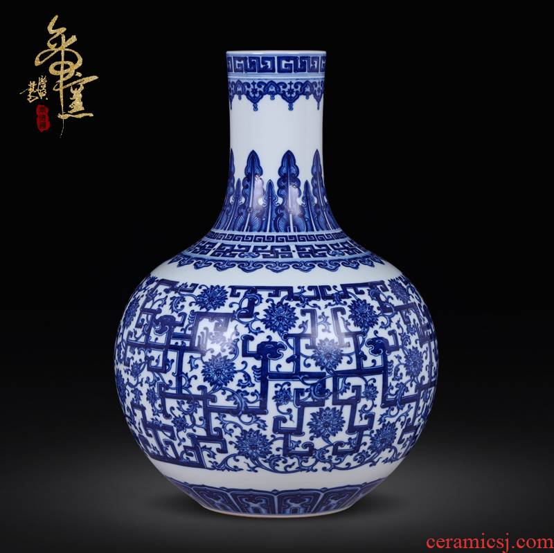 Jingdezhen blue and white hand - made ceramic antique bound lotus flower vases, flower arranging the celestial sphere of new Chinese style sitting room adornment is placed