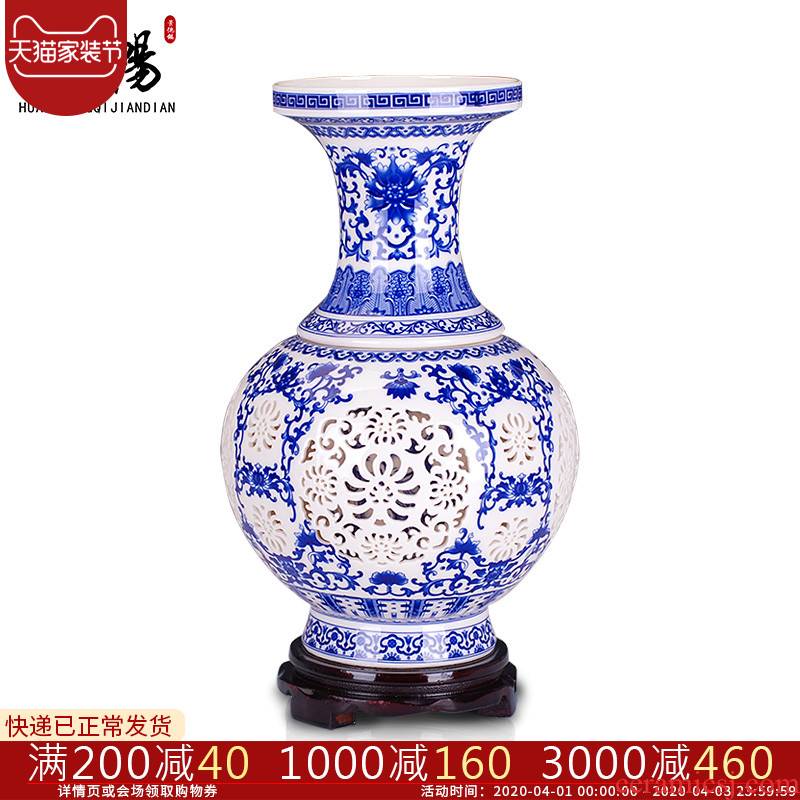 Jingdezhen ceramics hollow out of the blue and white porcelain vases, flower arrangement modern furnishing articles aj60 sitting room of Chinese style household decorations
