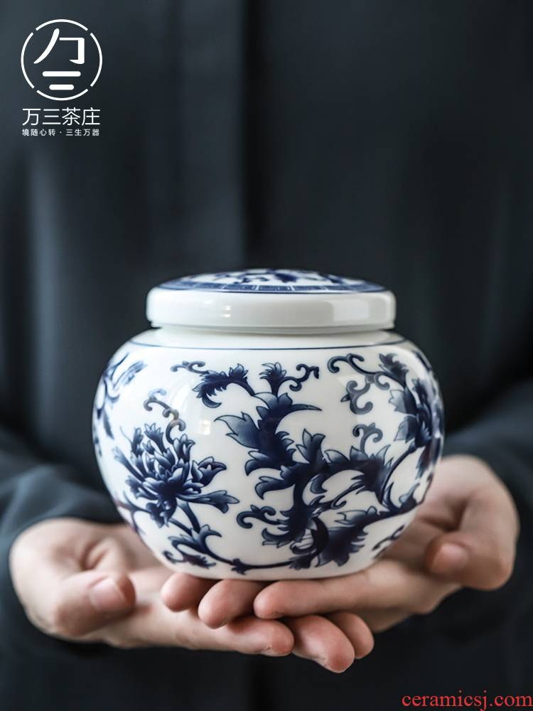 Three thousand tea tea canister to Chinese ceramic large white porcelain tea pot seal household storage tank