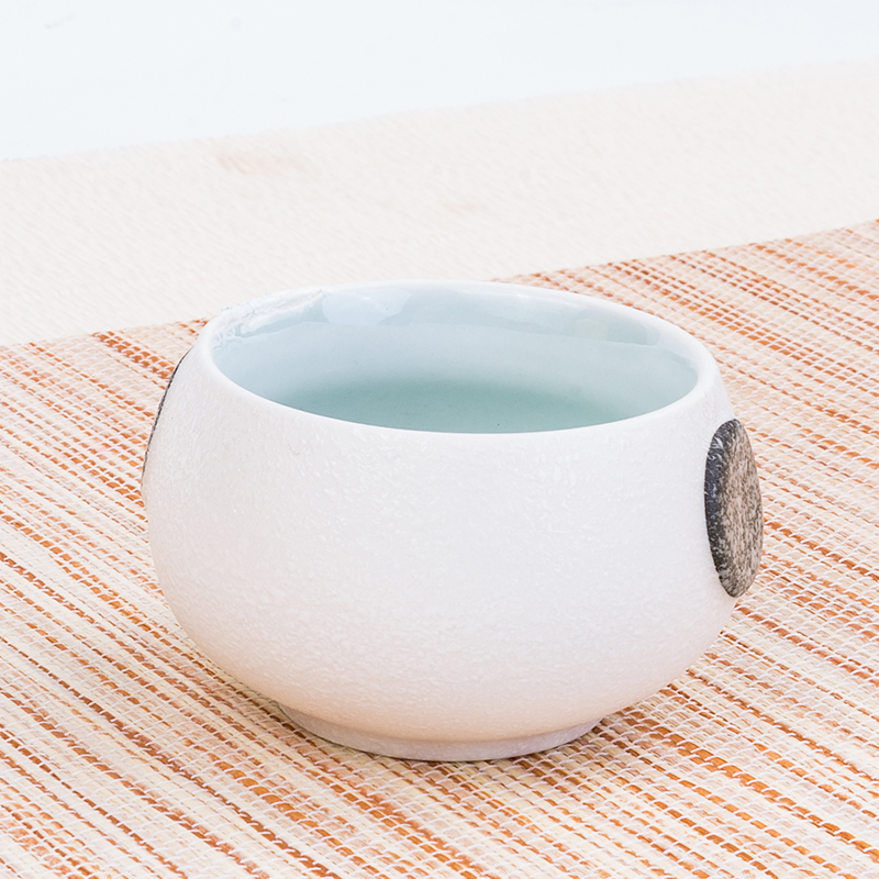 Household ceramics lamp that kung fu tea cups cups snowflakes master single CPU built light tea bowl sample tea cup cup