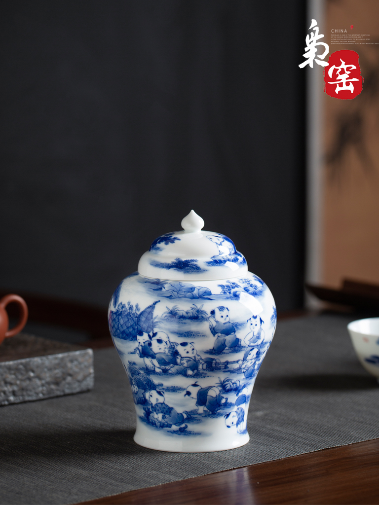 Jingdezhen blue and white porcelain hand - made caddy fixings sealed tank half jins installed under the glaze color the lad pu 'er tea storage tanks