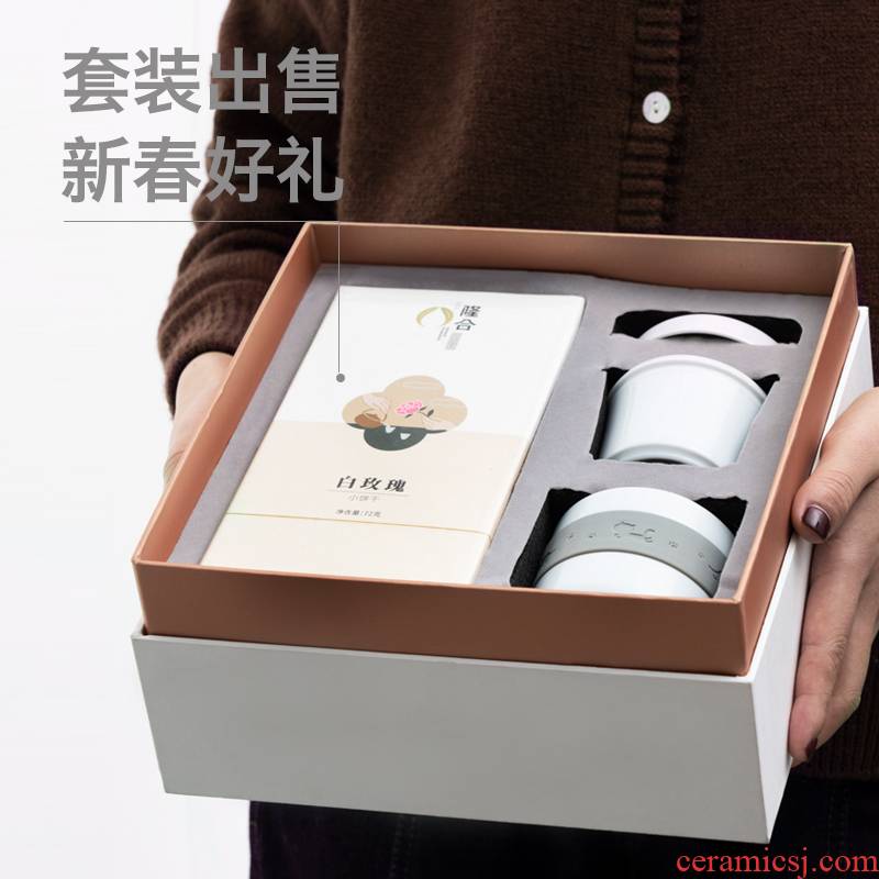 Lane in 106 white porcelain tea warm cup of belt filter mud crack cup. With white roses white tea gift box package
