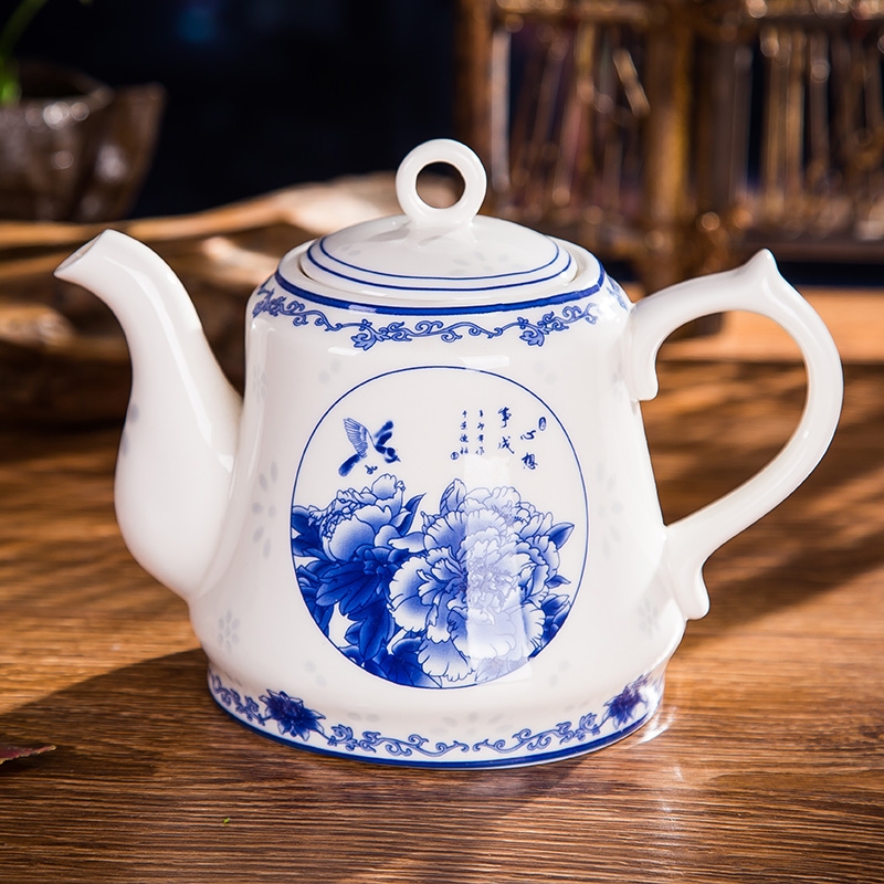 Large capacity of the heat of jingdezhen ceramic teapot cool Large blue and white porcelain high temperature big teapot teacup kettle