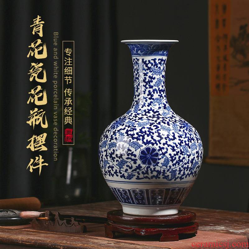 Jingdezhen blue and white porcelain vase hand - made ceramic sitting room antique Chinese style restoring ancient ways furnishing articles study of TV ark, vase