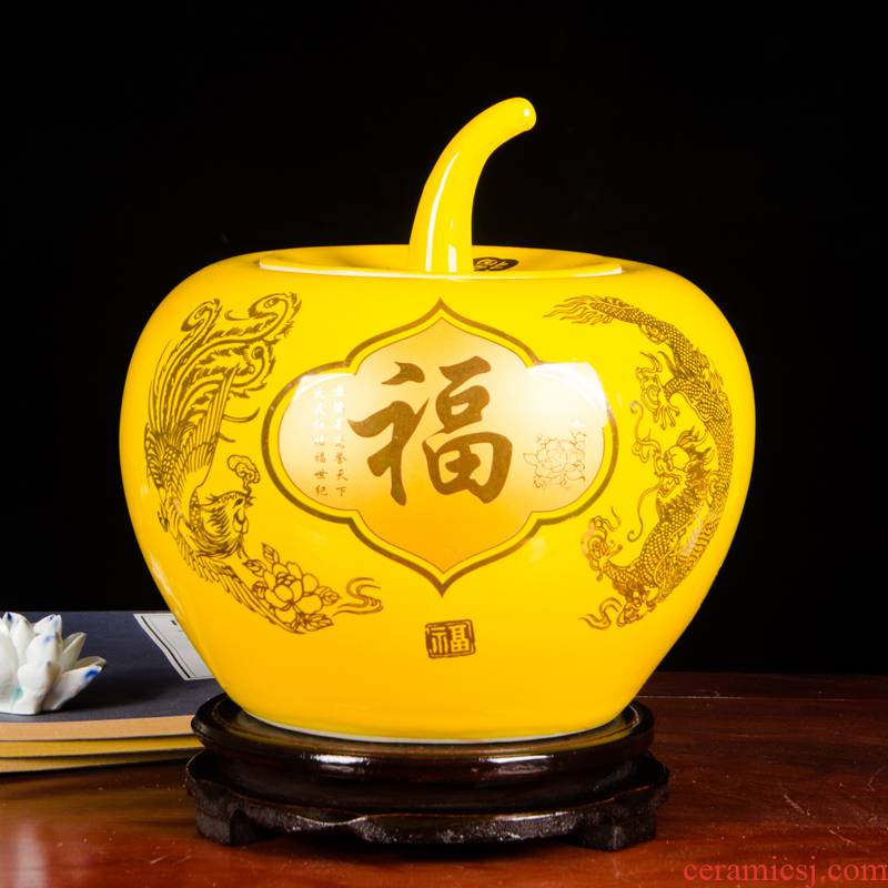 Jingdezhen ceramics a thriving business Chinese red apple vase furnishing articles sitting room of Chinese style household adornment with cover
