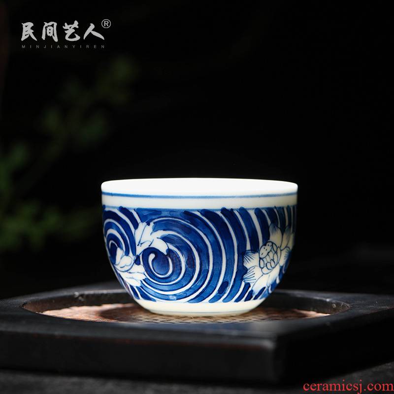 Blue and white hand sample tea cup of jingdezhen ceramic masters cup pure manual to use kung fu tea cup home