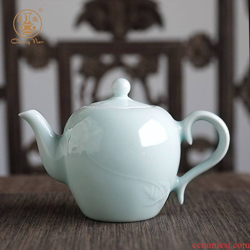 Chang south jingdezhen ceramic teapot kung fu tea set manually shadow celadon teapot carving flower small single pot of individuals