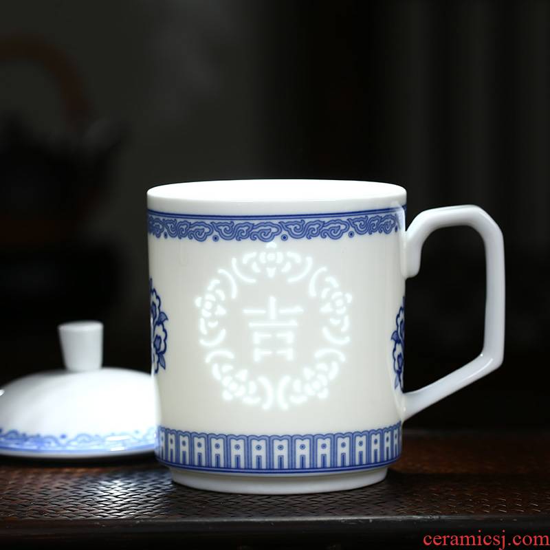 Jingdezhen porcelain and exquisite porcelain cup with cover ceramic tea keller CPU work present household glass cup